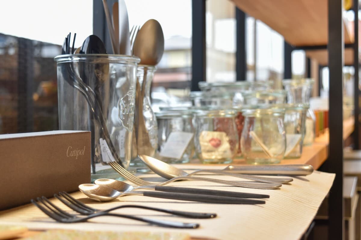 クラフト雑貨店の棚展示